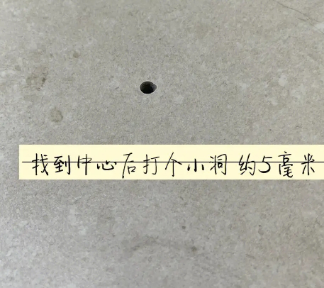 赞皇瓷砖空鼓维修公司专业解答在瓷砖铺贴过程中，如果砂料搅拌不均匀，将会带来以下问题